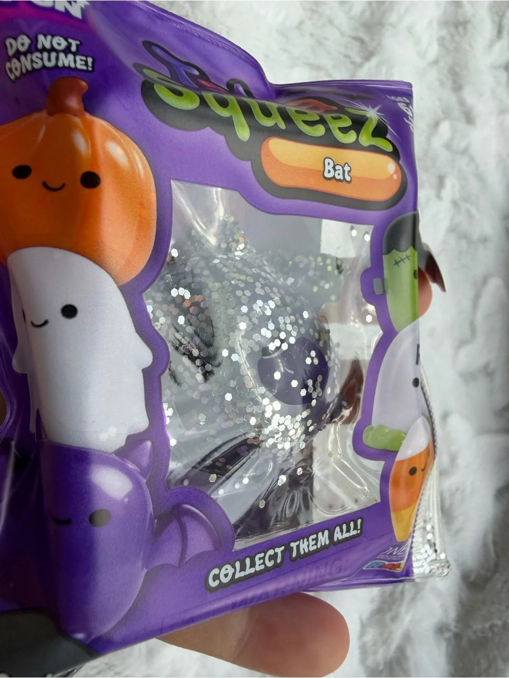 💜🦇 **TABA SQUEEZE THE BAT – PURPLE GLITTER MINI HALLOWEEN SQUISHY!** ✨🎃